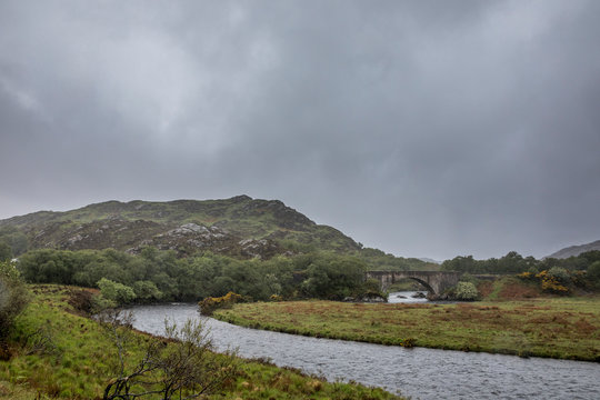 Das wilde, romantische Hochland von Schottland