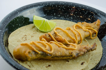 taco de camarón capeado 