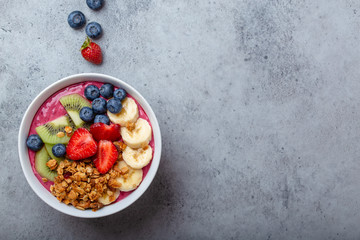 Healthy acai smoothie bowl