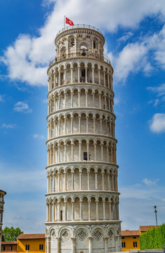 Pisa tower in sommer