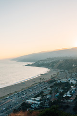 Fototapeta premium Sunset view from The Point at the Bluffs in Pacific Palisades, Los Angeles, California