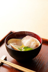 はまぐりのお吸い物　Hard clam soup (Japanese cooking)