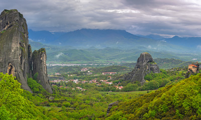 Fototapeta na wymiar Amazing landscape of green valley in Meteora