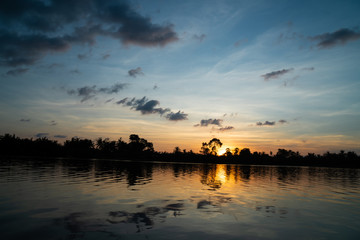 Obraz premium Beauty sunset at the river