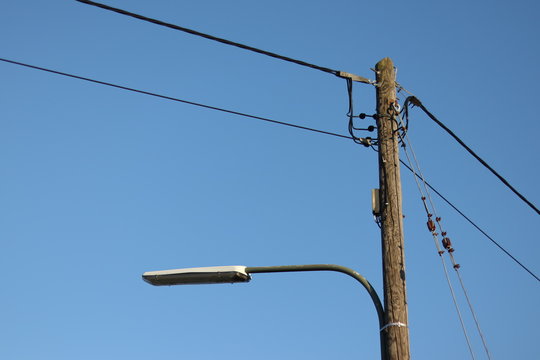Alter Strommast