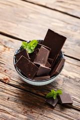 Dark chocolate with mint