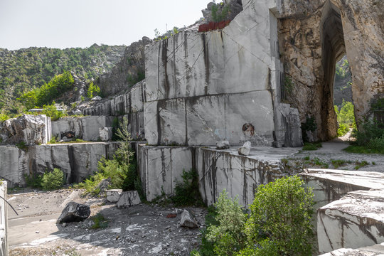 Marmorabbau Steinbruch