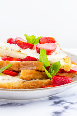 toasts with strawberries are very useful for health