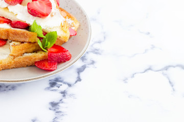 toasts with strawberries are very useful for health