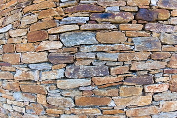 Steinharte Mauer