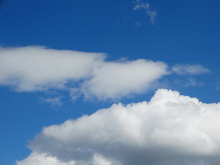Wolken am Himmel im Sommer