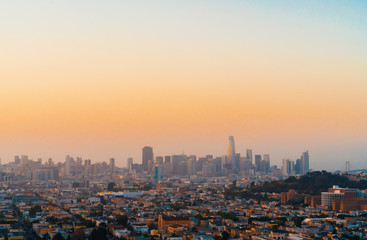 Fototapeta na wymiar View of San Francisco, CA at twilight