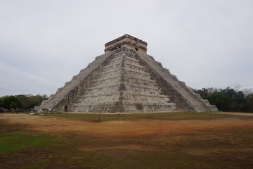 Fototapeta na wymiar Chichen Itza - Maya Kultur in Mexiko