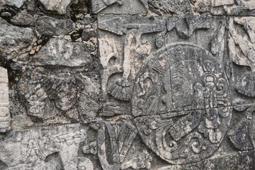 Maya Eingravierungen - Wandmalerei in Chichen Itza Mexiko