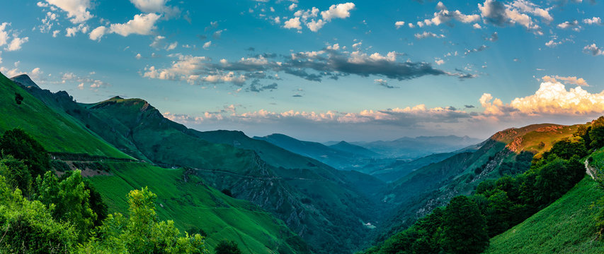 Sonnenuntergang am Col d'Isp&eacute;guy Montagne-Basque