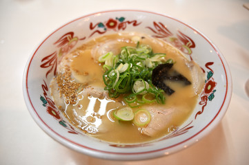 九州とんこつラーメン　大分県中津市
