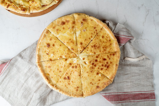 Imeretian khachapuri - Georgian cuisine
