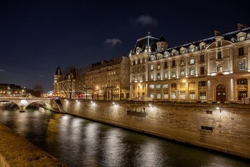 Fototapeta na wymiar Beautiful view on Seine river in Paris at night. France.