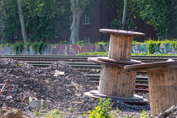 Marode Bahngleise müssen dringend erneuert werden um zukunftssicher den Bahnverkehr, Personenverkehr und Güterverkehr zu ermöglichen