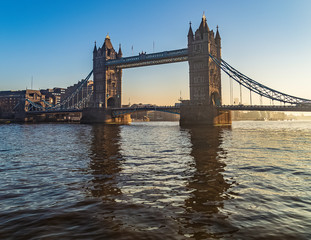 Obraz na płótnie Canvas tower bridge in london