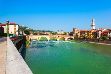 Obraz premium Ponte Pietra bridge in Verona