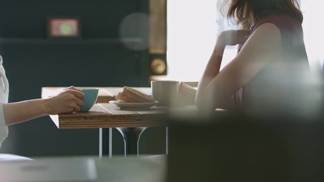 カフェ・女性