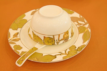 Ceramic tableware