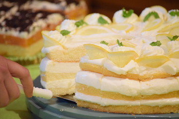Kuchendessert mit Zitronencreme