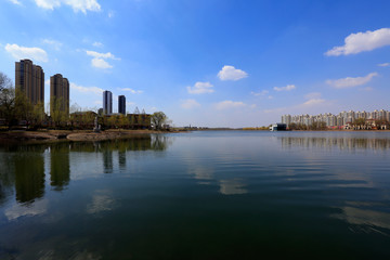 Naklejka premium Urban Water Park Scenery