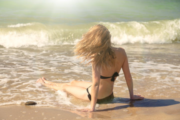 Fototapeta premium girl at sea