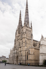 Fototapeta na wymiar Saint Andrew cathedral in Pey Berland square, Bordeaux