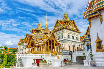 Fototapeta premium Jednym z punktów orientacyjnych Wielkiego Pałacu jest kompleks budynków w sercu Bangkoku w Tajlandii.