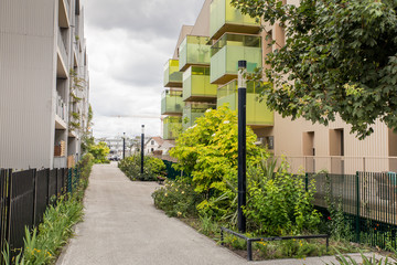 Fototapeta na wymiar BORDEAUX. Walking through modern neighborhoods in Bordeaux, France