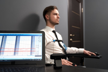 Computer with diagrams for pulse indicating on lie test