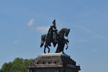 Obraz premium Pomnik cesarza Wilhelma 1 w Koblenz