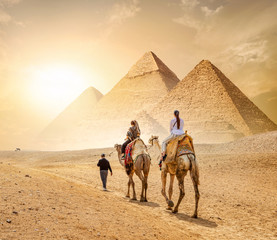 Caravan and the Pyramids - obrazy, fototapety, plakaty