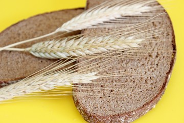 Black rye bread spikes rye