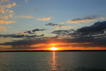 Fototapeta na wymiar nice sunset over sea