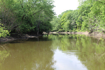 Fototapeta na wymiar Des Plaines River at Dam Number 4 Woods in Park Ridge, Illinois