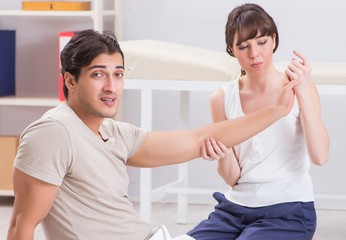 Fototapeta premium Patient recovering in hospital after injury trauma