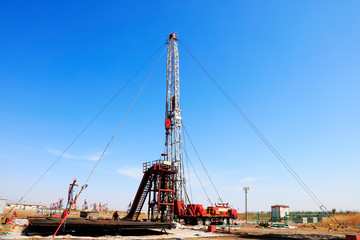 Tower type pumping unit in oil field