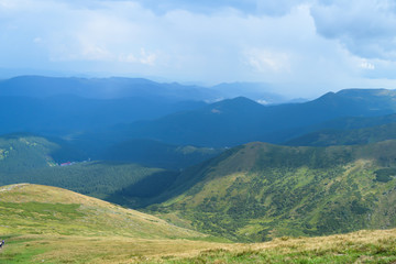 Naklejka premium Panoramic view from Hoverla, Carpathian mountains, Ukraine. Horizontal outdoors shot