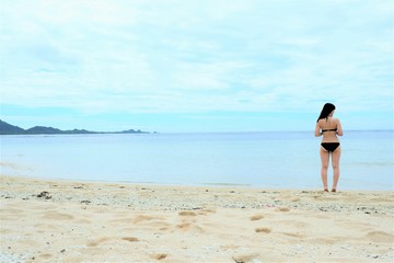 Fototapeta na wymiar 水着を着た女性　石垣島