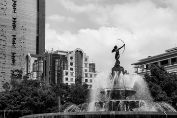 La Fuente de la Diana Cazadora es un monumento localizado en la avenida Paseo de la Reforma, en la Ciudad de México. - obrazy, fototapety, plakaty