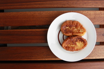 The torrijas are a typical Spanish dessert that is eaten for Easter, are made with milk and bread