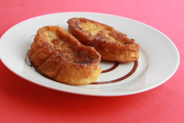 The torrijas are a typical Spanish dessert that is eaten for Easter, are made with milk and bread