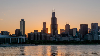 Fototapeta na wymiar Silhouette of Chicago skyline in the evening - CHICAGO, ILLINOIS - JUNE 12, 2019