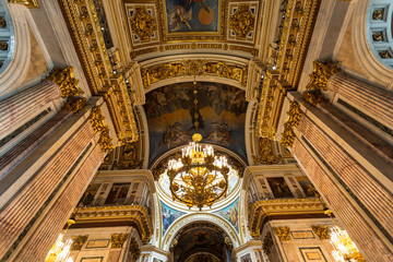 Fototapeta premium Interior of St. Isaac's Cathedral in St. Petersburg, Russia