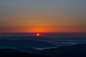 Fototapeta na wymiar Wschód słońca