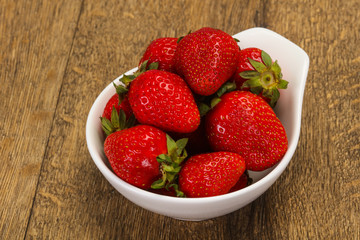 Sweet strawberry in the bowl